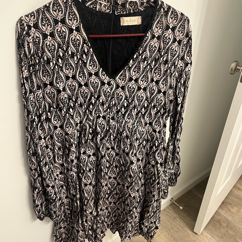 Altar'd State Black and White Relaxed 3/4 Sleeve Tunic